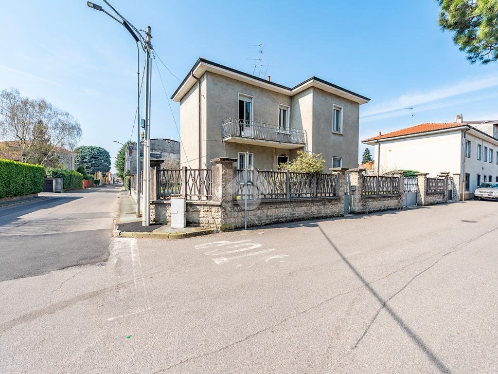 Villa Via Fratelli Bandiera, Rescaldina - photo 3