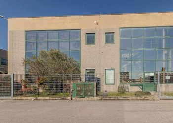 Capannone Sovico - foto 1