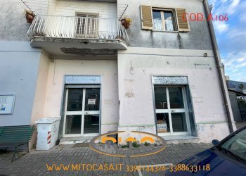 Foto 3 - Locale Commerciale TELESE VIA CRISTOFORO COLOMBO, Telese Terme - foto 3