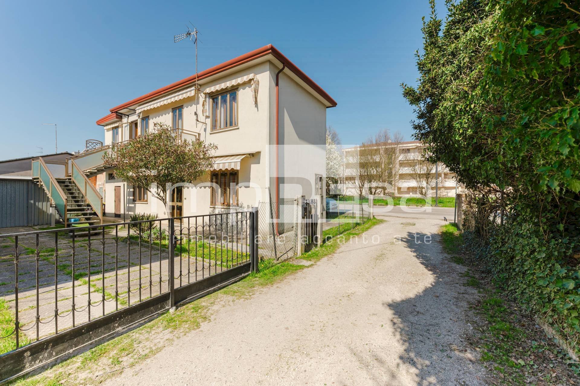 ESTERNO - Casa indipendente VIALE DON STURZO
 
112, Marcon - foto 1