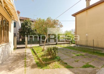 ESTERNO - Casa indipendente VIALE DON STURZO
 
112, Marcon - foto 2