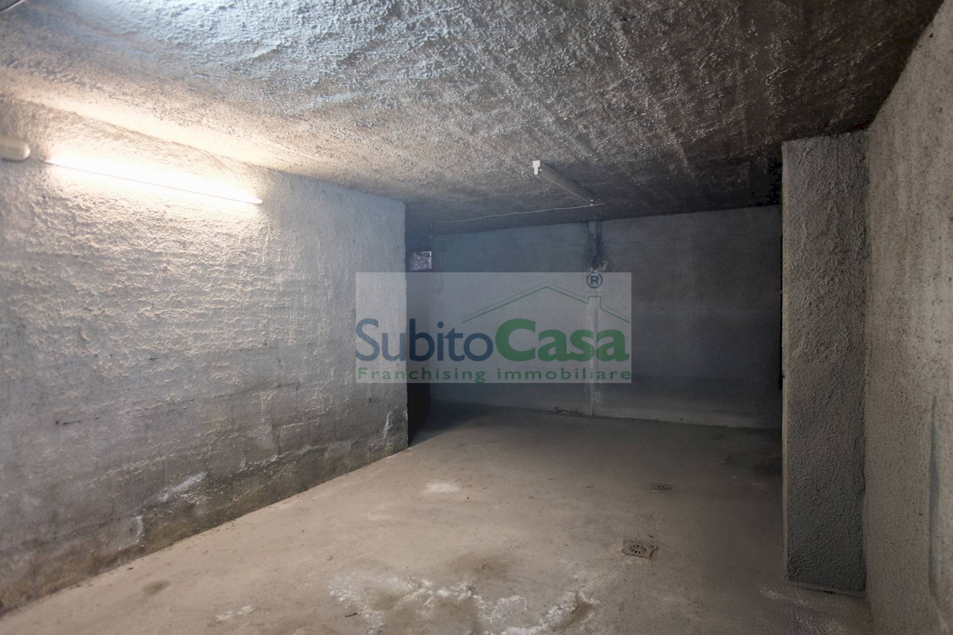 Foto 3 - Box Via Capestrano
 
18, Chieti - foto 3