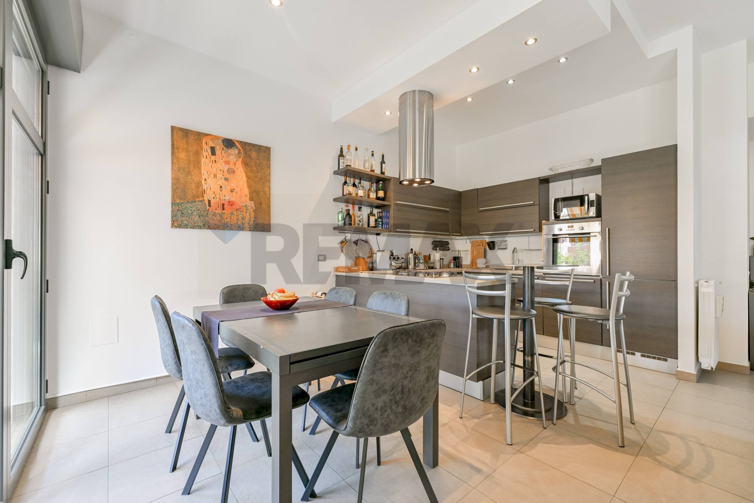 Sala da pranzo - Quadrilocale Via Roberto Bellarmino
 
9, Milano - foto 3