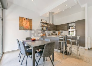 Sala da pranzo - Quadrilocale Via Roberto Bellarmino
 
9, Milano - foto 3