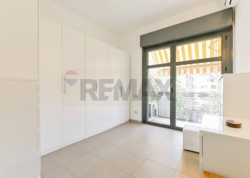 Stanza vuota - Quadrilocale Via Roberto Bellarmino
 
9, Milano - foto 15