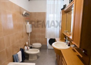 Bagno - Trilocale via montegrino
 
4, Luino - foto 5