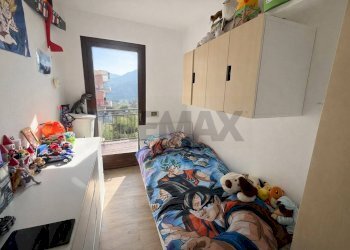 Camera / camera da letto - Trilocale via montegrino
 
4, Luino - foto 6