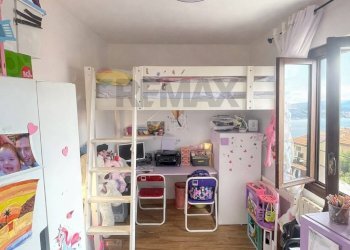 Camera / camera da letto - Trilocale via montegrino
 
4, Luino - foto 9