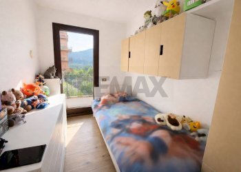 Camera / camera da letto - Trilocale via montegrino
 
4, Luino - foto 11