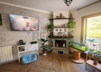 Soggiorno - Trilocale via montegrino
 
4, Luino - foto 17