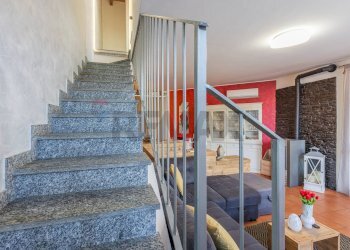 Scale - Terraced Villa via Sotto Campagna
 
75, Comabbio - photo 8