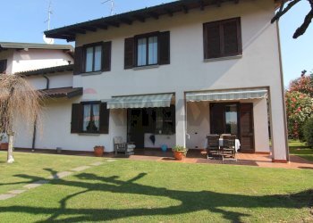 Casa all\'aperto - Casa semi indipendente via Cavour
 
40, Buguggiate - foto 1