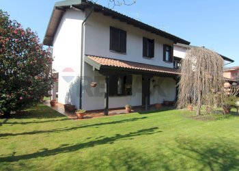 Casa all\'aperto - Casa semi indipendente via Cavour
 
40, Buguggiate - foto 2