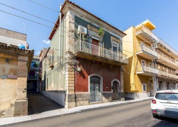 Edificio all\'aperto - Independent house Via Camillo Benso Conte di Cavour
 
95, Carlentini - photo 1