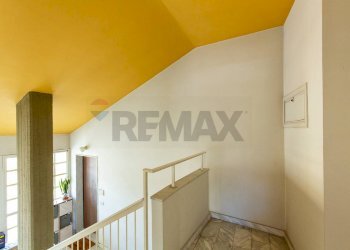 Hall / corridoio - Bilocale Via Dante Alighieri
 
21, Valverde - foto 5