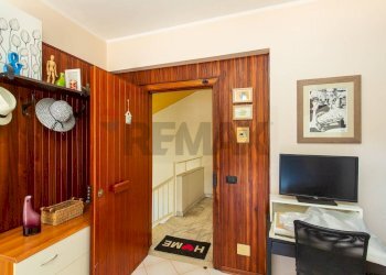 Camera / camera da letto - Bilocale Via Dante Alighieri
 
21, Valverde - foto 6