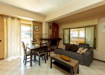 Sala da pranzo - Bilocale Via Dante Alighieri
 
21, Valverde - foto 11