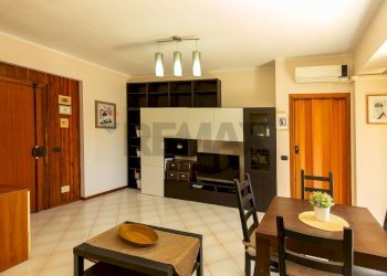 Sala da pranzo - Bilocale Via Dante Alighieri
 
21, Valverde - foto 13