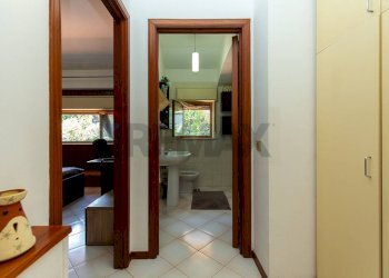 Hall / corridoio - Bilocale Via Dante Alighieri
 
21, Valverde - foto 19