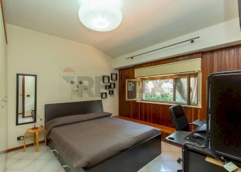 Camera / camera da letto - Bilocale Via Dante Alighieri
 
21, Valverde - foto 23