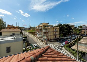 Edificio all\'aperto - Bilocale Via Dante Alighieri
 
21, Valverde - foto 31