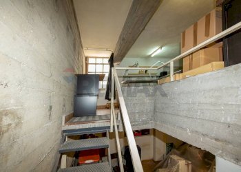 Scale - Bilocale Via Dante Alighieri
 
21, Valverde - foto 44