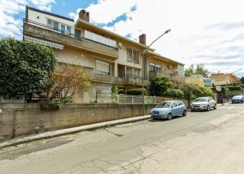 Edificio all\'aperto - Bilocale Via Dante Alighieri
 
21, Valverde - foto 49