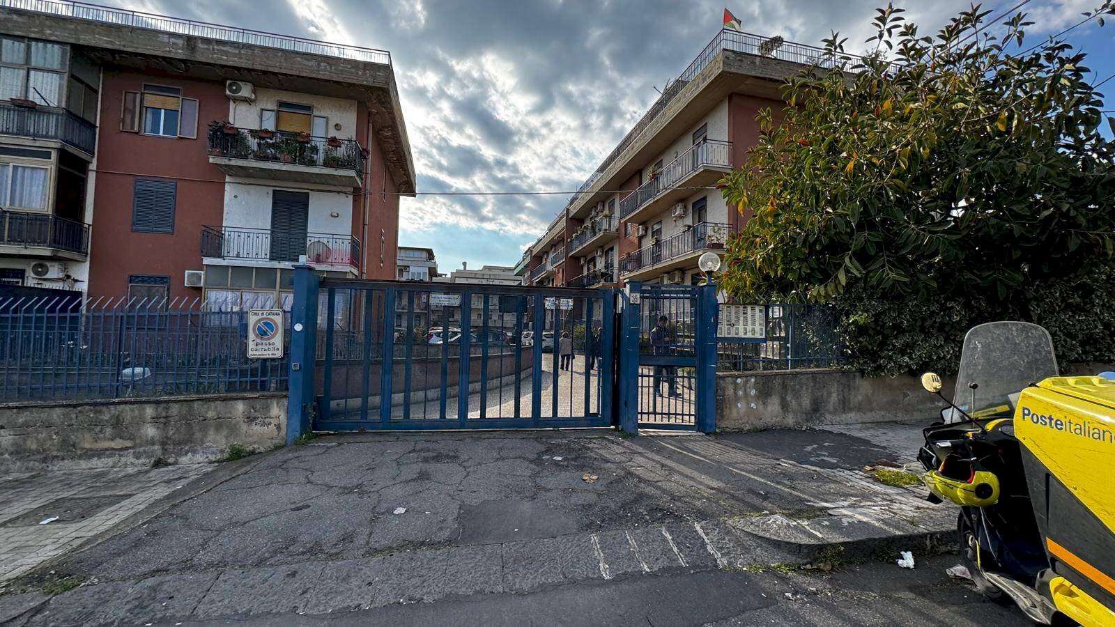 Edificio all\'aperto - Attic VIA EUGENIO BARSANTI
 
35, Catania - photo 2