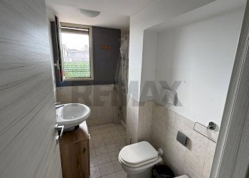 Bagno - Attic VIA EUGENIO BARSANTI
 
35, Catania - photo 12