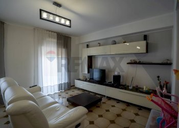 Soggiorno - Quadrilocale Via Antonio D'Agata
 
6, Catania - foto 8