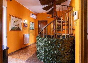 Scale - Semi-detached house Via Toledo
 
63/A, Catania - photo 3