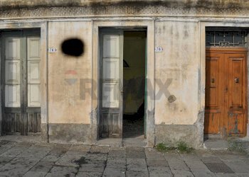 Edificio all\'aperto - Casa indipendente via Umberto
 
76, Piedimonte Etneo - foto 2