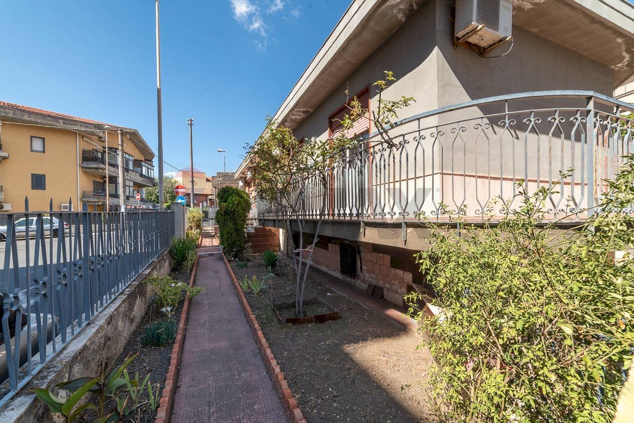 Edificio all\'aperto - Casa indipendente via napoli
 
31, Gravina di Catania - foto 3