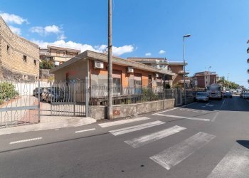 Edificio all\'aperto - Casa indipendente via napoli
 
31, Gravina di Catania - foto 2