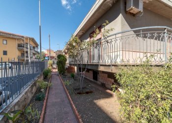 Edificio all\'aperto - Casa indipendente via napoli
 
31, Gravina di Catania - foto 3