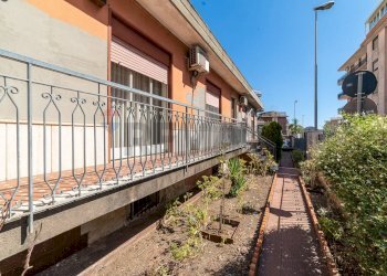 Giardino - Casa indipendente via napoli
 
31, Gravina di Catania - foto 5