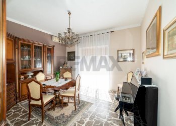 Sala da pranzo - Casa indipendente via napoli
 
31, Gravina di Catania - foto 18