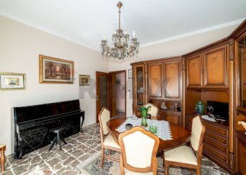 Sala da pranzo - Casa indipendente via napoli
 
31, Gravina di Catania - foto 19