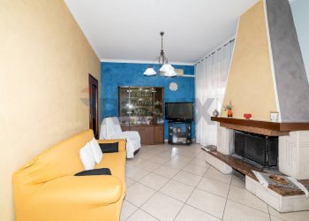 Soggiorno - Casa indipendente via napoli
 
31, Gravina di Catania - foto 21