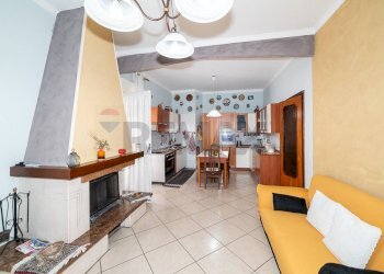 Sala da pranzo - Casa indipendente via napoli
 
31, Gravina di Catania - foto 22