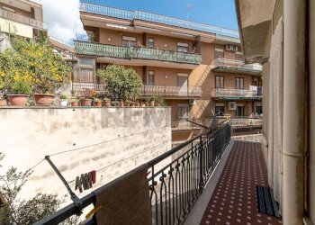 Balcone - Casa indipendente via napoli
 
31, Gravina di Catania - foto 33