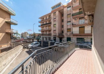 Balcone - Casa indipendente via napoli
 
31, Gravina di Catania - foto 36