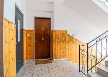 Scale - Apartment Via Eugenio Barsanti
 
3, Catania - photo 4