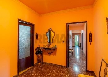 Hall / corridoio - Apartment Via Eugenio Barsanti
 
3, Catania - photo 5