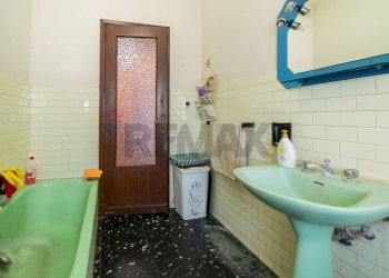 Bagno - Apartment Via Eugenio Barsanti
 
3, Catania - photo 21