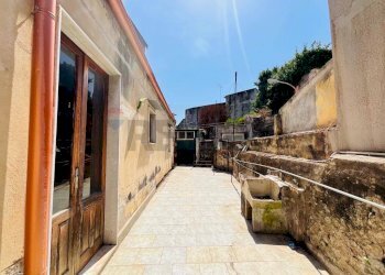 Terrazza - Independent house Via Santi Elena e Costantino
 
25, Aci Catena - photo 1