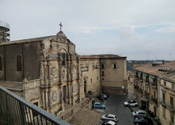 Edificio all\'aperto - Appartamento Piazza San Francesco d'Assisi
 
5, Caltagirone - foto 2