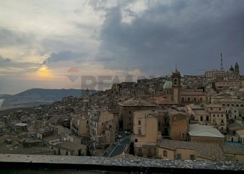 Edificio all\'aperto - Appartamento Piazza San Francesco d'Assisi
 
5, Caltagirone - foto 12