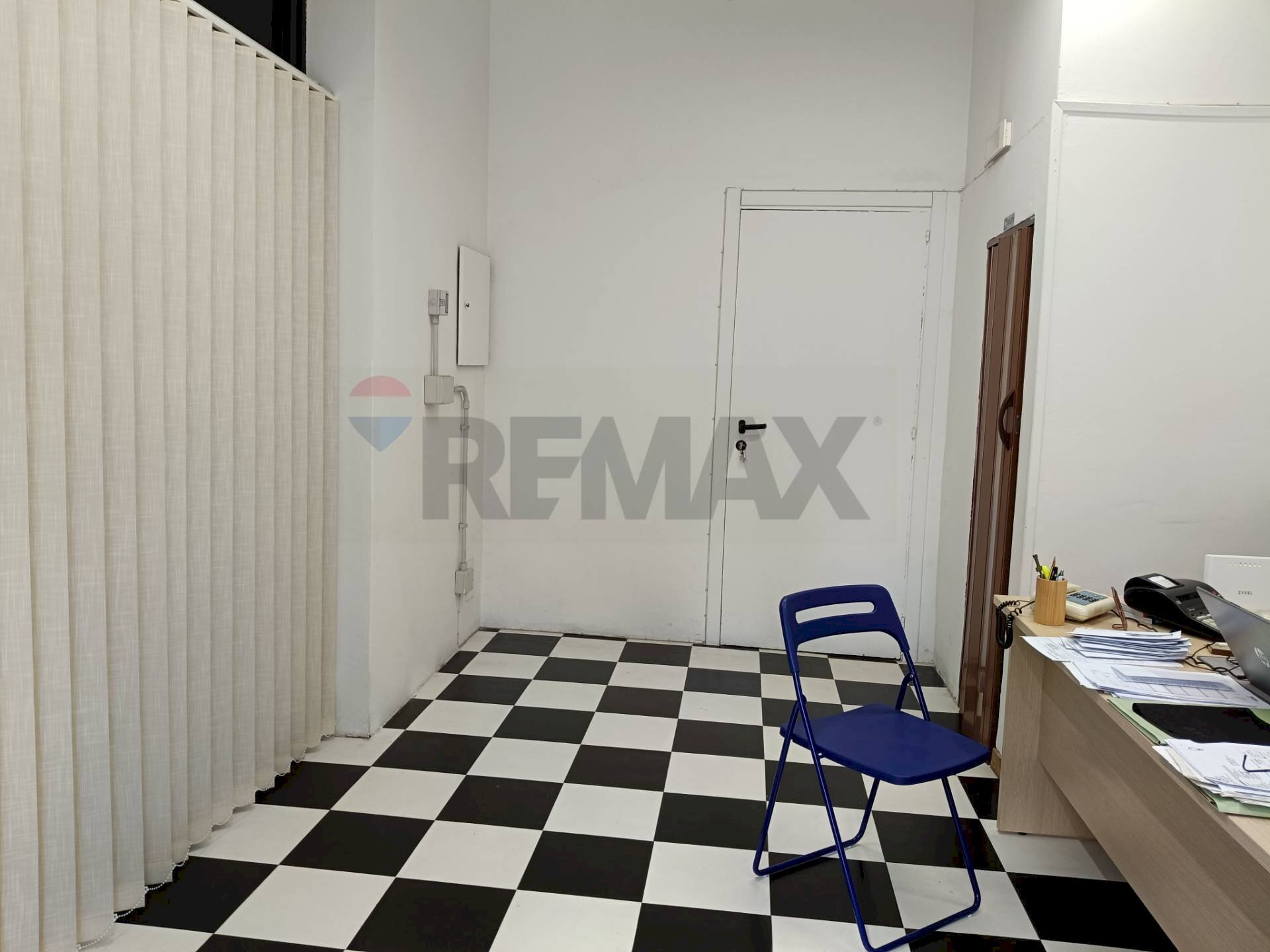 Camera / camera da letto - Shop Via Paolo Vasta
 
219, Acireale - photo 1