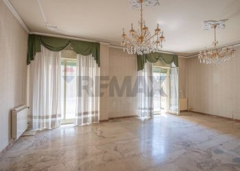 Stanza vuota - Appartamento Via Camillo Benso Conte di Cavour
 
6, Caltagirone - foto 1